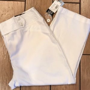 R.Q.T  Petite Crop / Capri Pant